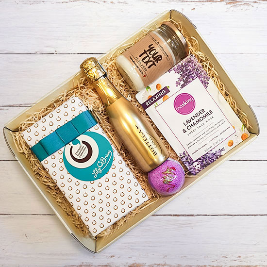 Pamper Treat Hamper (Choose Bottle of your Choice)