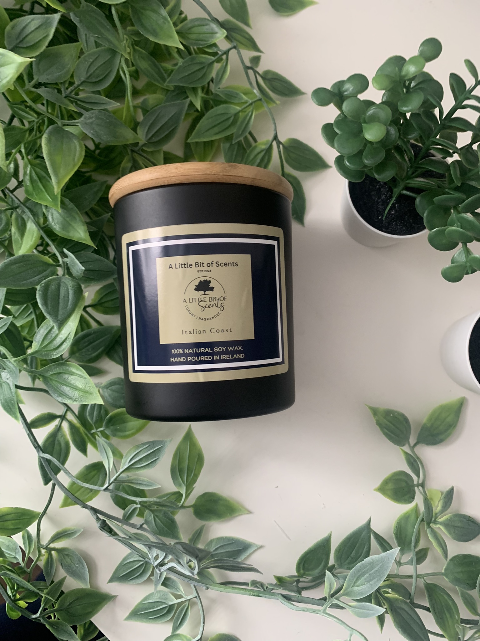 Italian Coast Candle with Wooden Top 210g